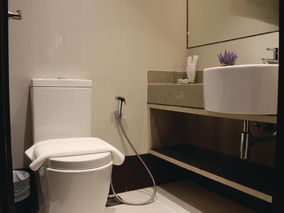 Aqueen Prestige Hotel Lavender Singapore Exteriör bild